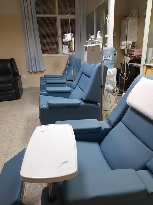 Objetivo cumplido: La Cooperadora del Hospital compró tres sillones oncológicos