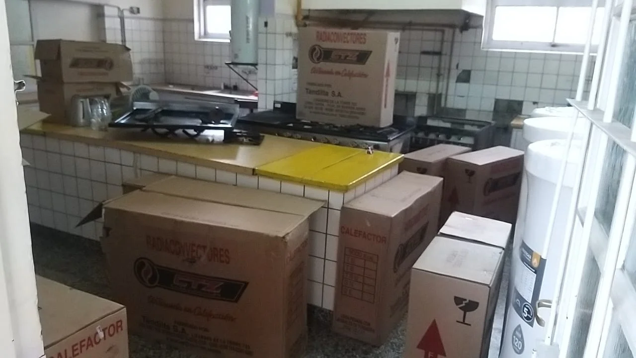 La Escuela 54 ya cuenta con los nuevos artefactos que están siendo instalados
