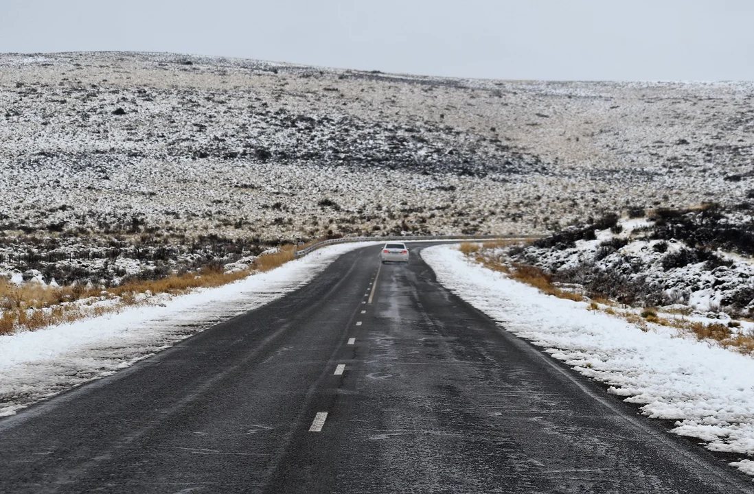 Algunas rutas de la provincia están transitables con extrema precaución