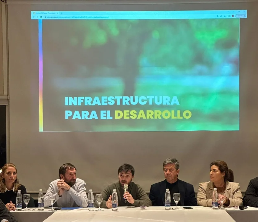 Ignacio Torres presentó su Plan de Infraestructura para Chubut