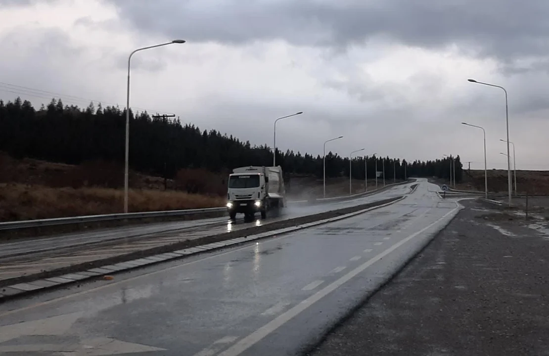 Fuertes lluvias: Transitar con precaución por calzadas con agua y baja visibilidad