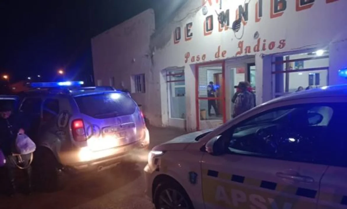 Otro colectivo varado en la ruta por varias horas con 46 pasajeros