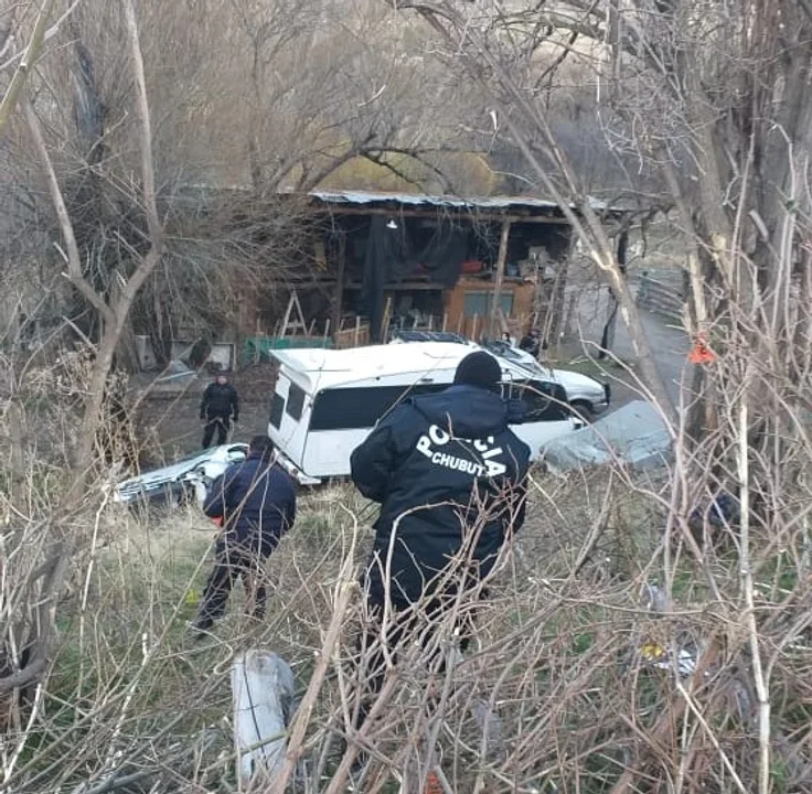 Cuatro jóvenes protagonizaron violento vuelco en el acceso a Esquel