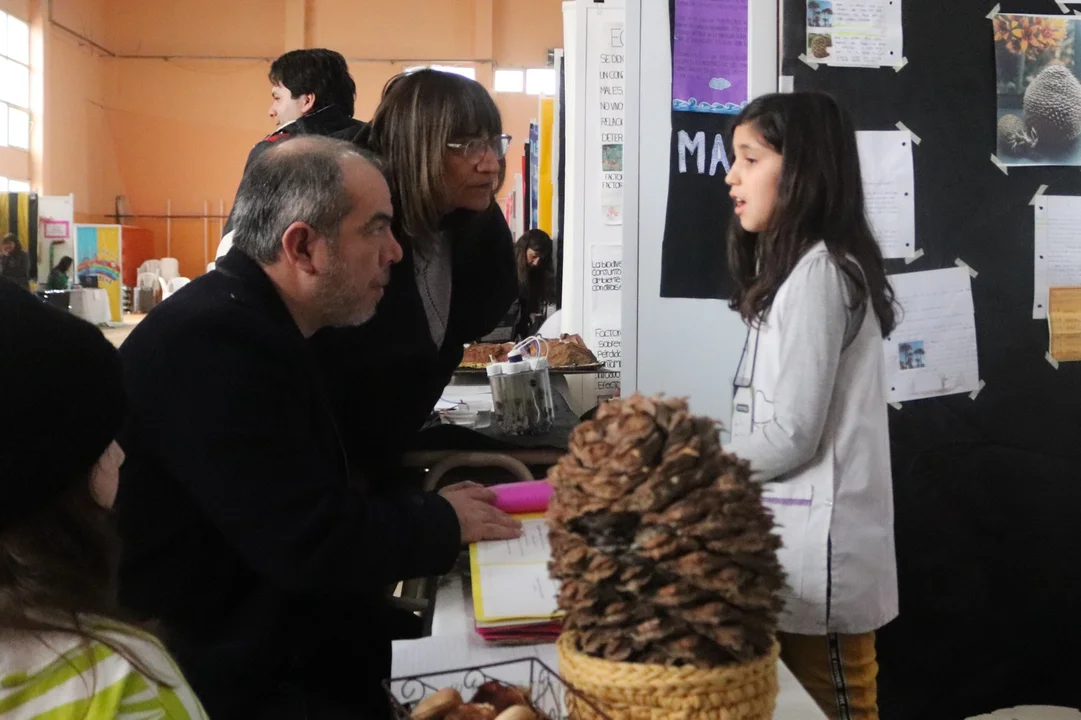 Más de 300 personas participaron de la Feria de Ciencias y la Muestra de Jóvenes Emprendedores