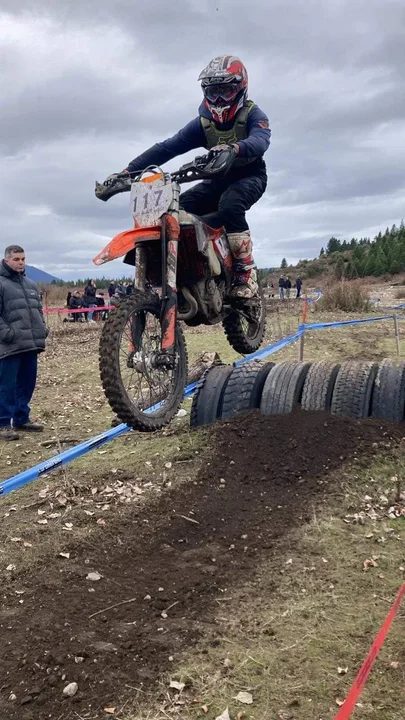 Giovanni Simeoni ganó una nueva fecha del Enduro en Cholila