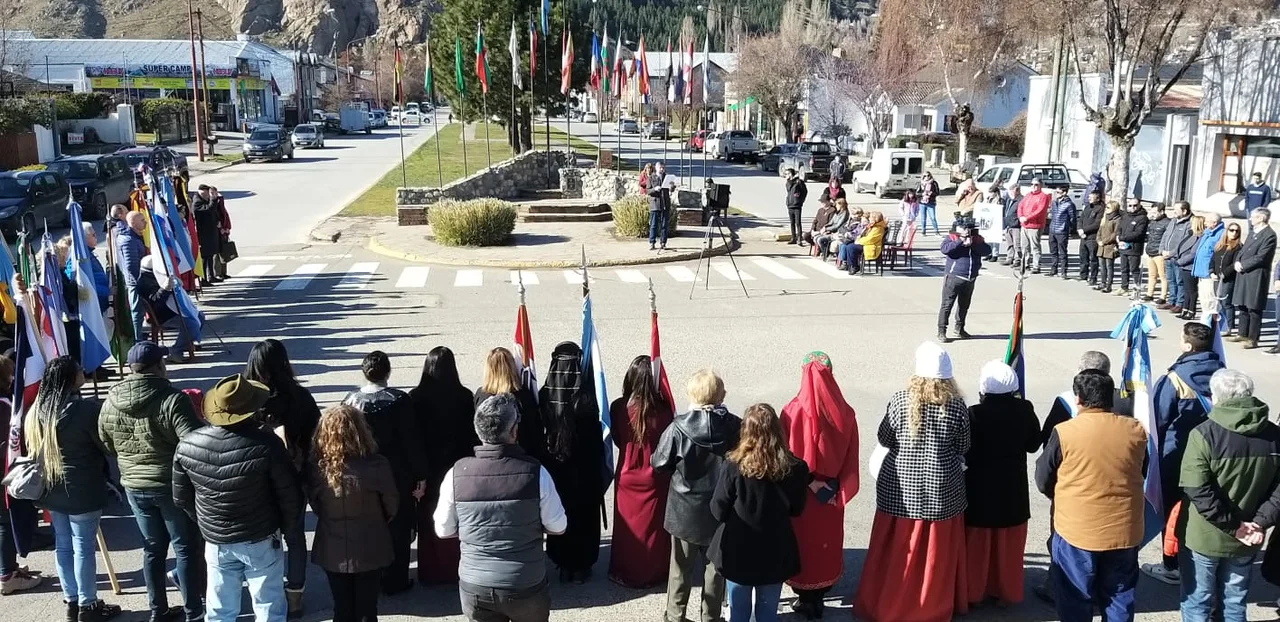 Esquel celebró el Día del Inmigrante con reconocimientos y distinciones