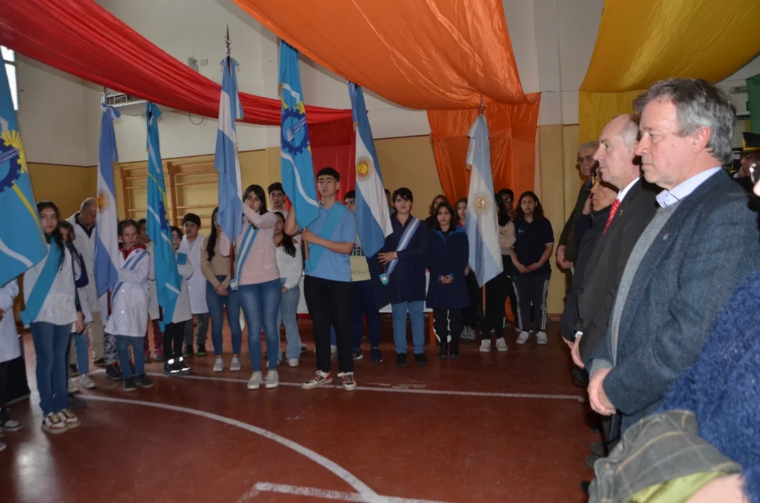 La localidad de El Hoyo cumplió 70 años y lo celebró con reconocimientos a vecinos
