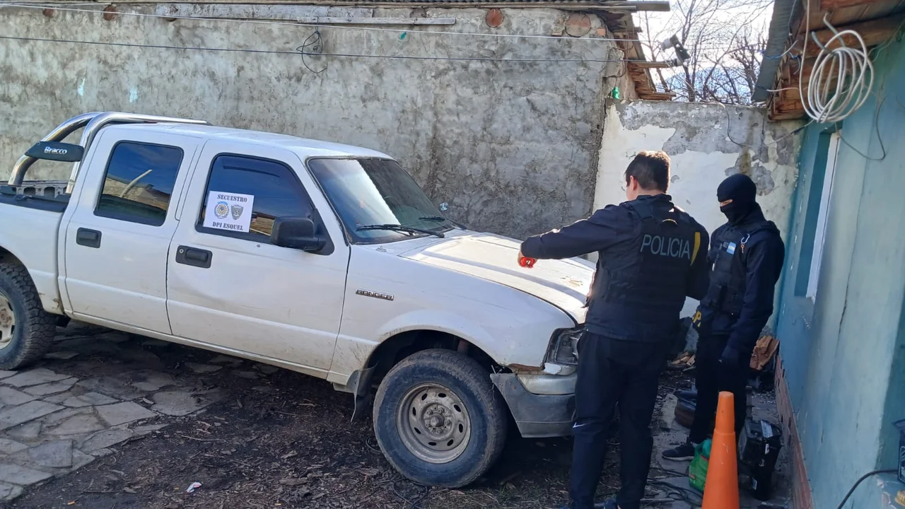 En un allanamiento encontraron la camioneta que chocó y se dio a la fuga
