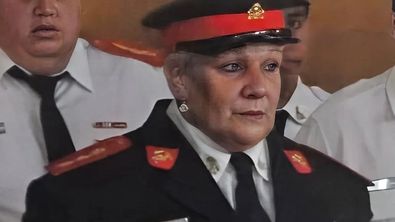Con hondo pesar la familia bomberil despide a Beatriz Miguel