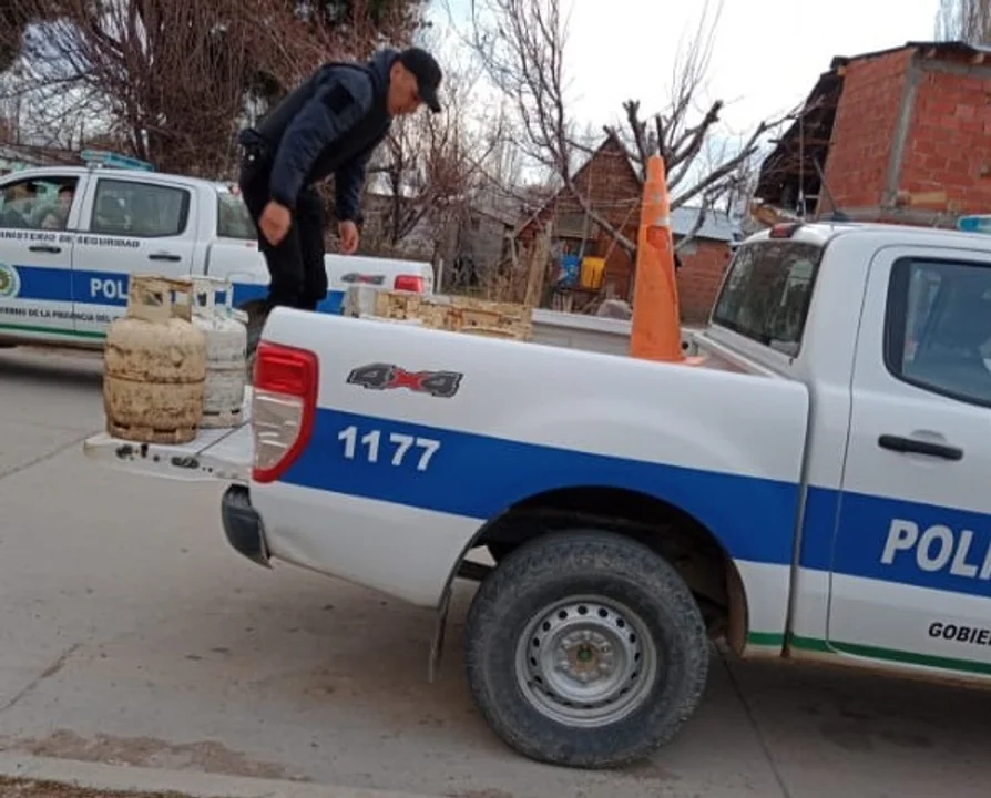 Policía encontró garrafas de gas que fueron robadas de un domicilio de Gualjaina