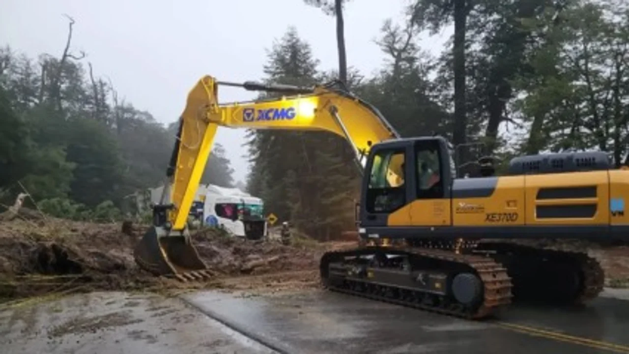 Cortan el tránsito en la Ruta 40 entre Bariloche y El Bolsón por deslaves (Foto: Diario Rio Negro)