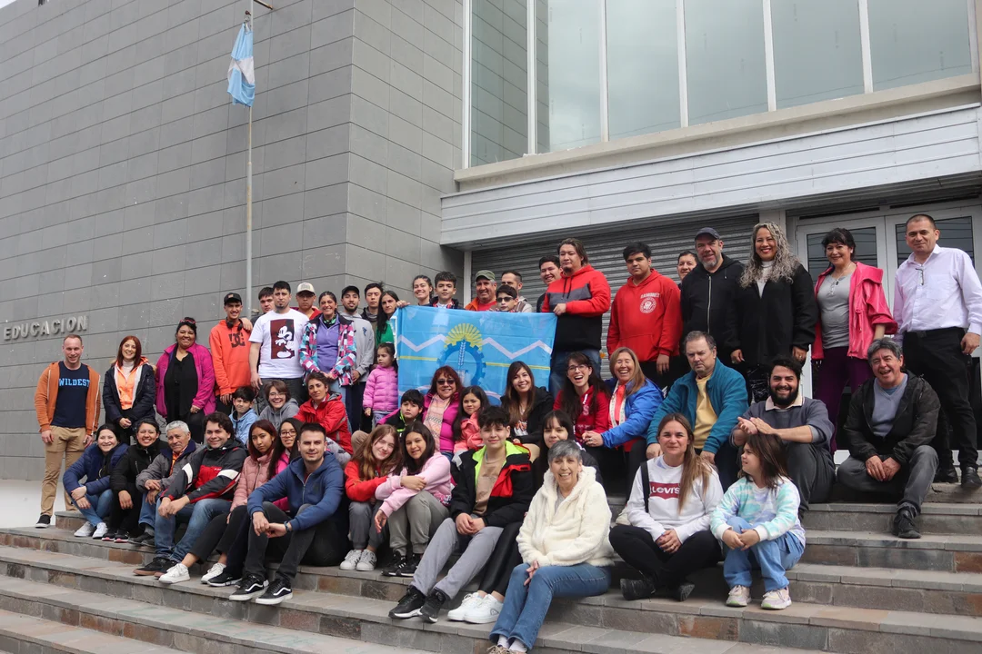 Delegación provincial de Chubut parte hacia la Feria Nacional de Educación, Artes, Ciencias y Tecnología 2023