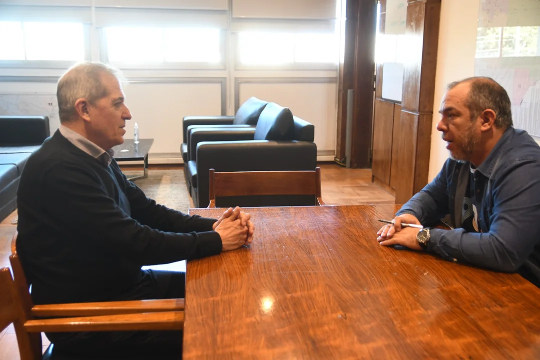 Transición en el gobierno de Chubut: encuentro entre los ministros de Educación