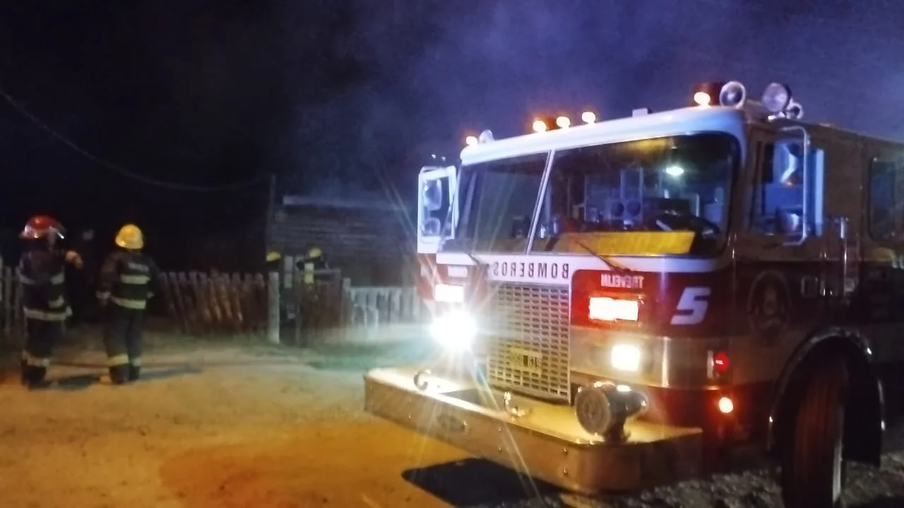 Falla en un termotanque provocó el incendio de una vivienda en Trevelin