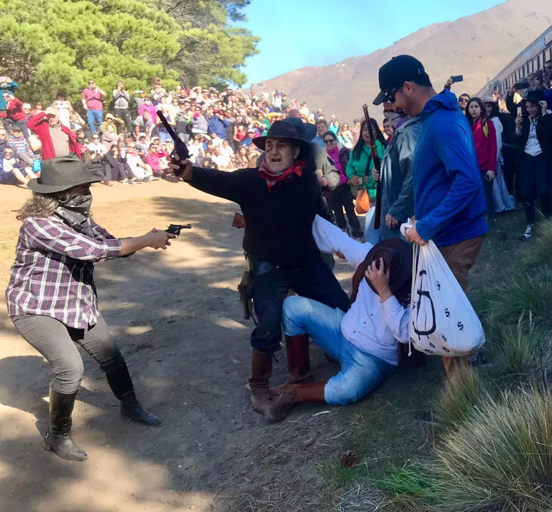Asaltos teatrales en La Trochita: Una experiencia única en la Patagonia