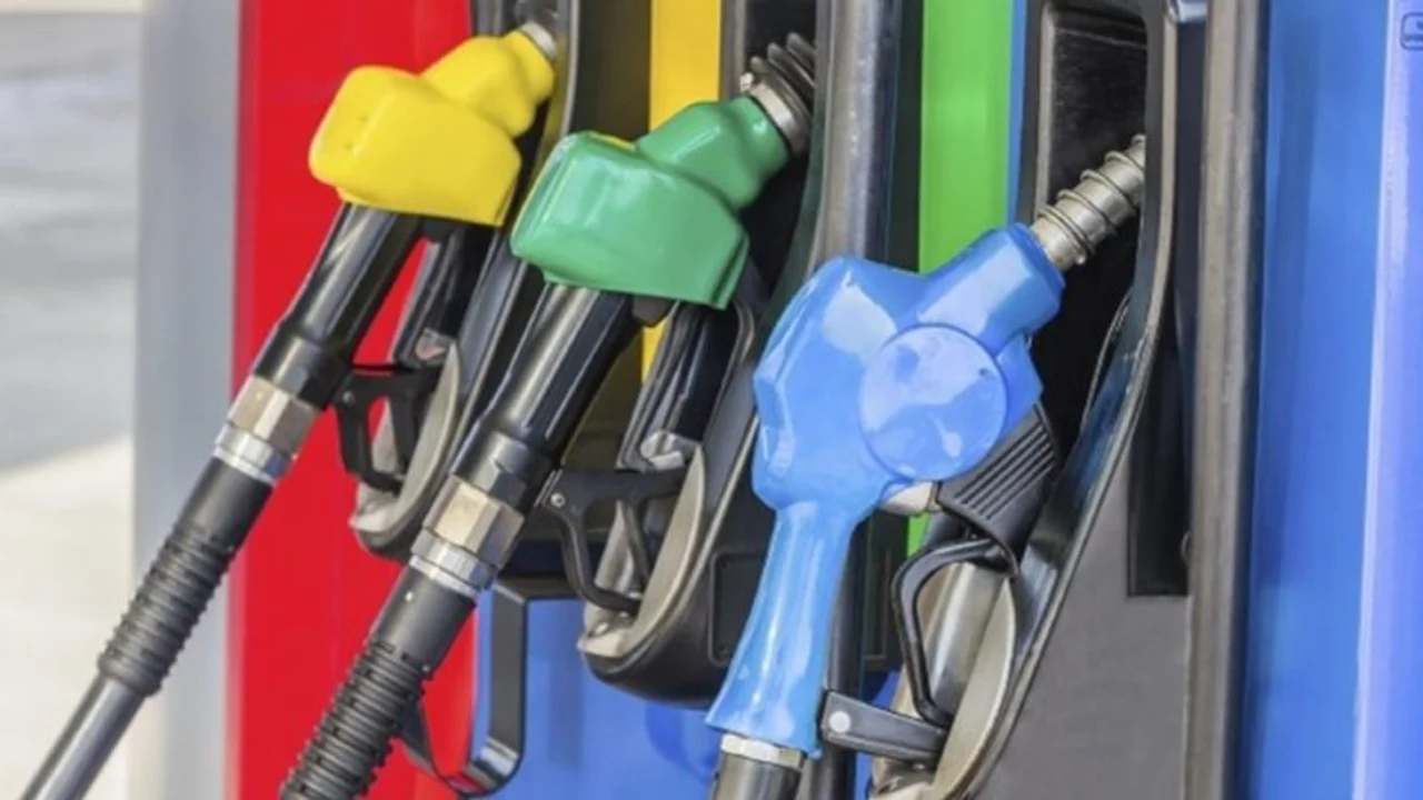 El Gobierno acordó con petroleras importar 10 barcos con combustibles para asegurar el abastecimiento