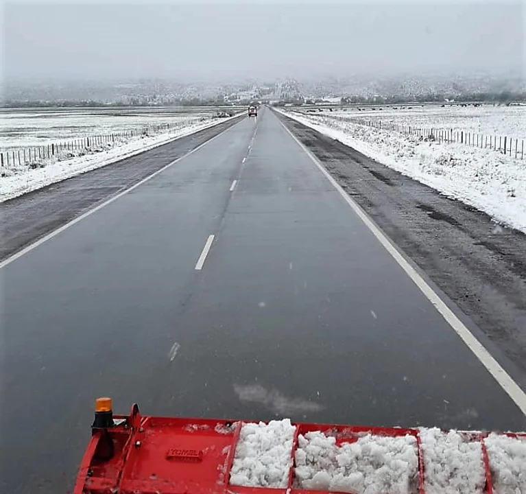Fuertes nevadas en las rutas de la cordillera: solicitan extrema precaución