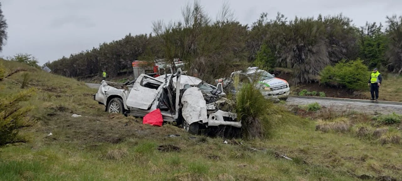 Volcó una camioneta que llevaba un preso en la Ruta 40: hay tres heridos 