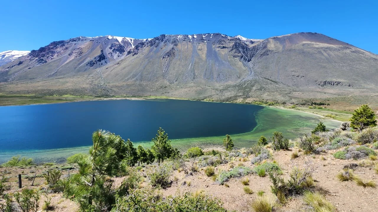 A disfrutar de la primavera: jueves de sol y tiempo agradable en Esquel (Foto: Esquel Camina)