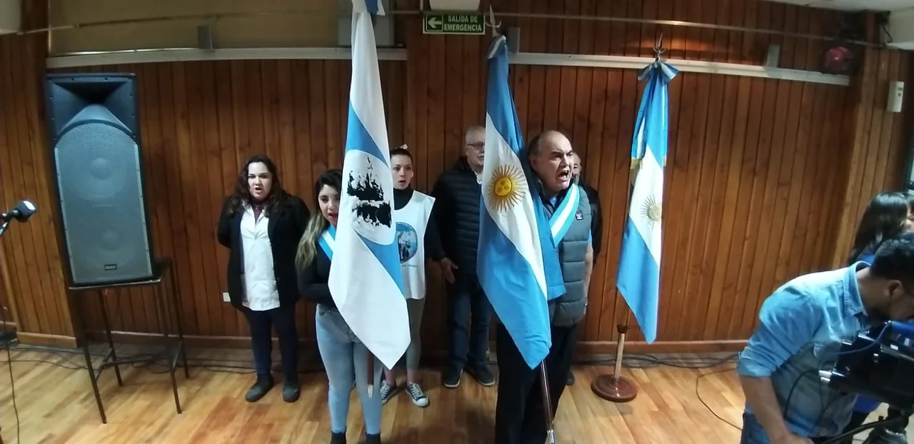 En un emotivo homenaje, los ex combatientes de Malvinas recibieron sus medallas conmemorativas