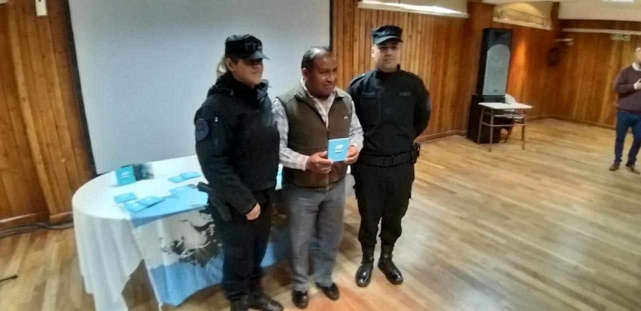 En un emotivo homenaje, los ex combatientes de Malvinas recibieron sus medallas conmemorativas