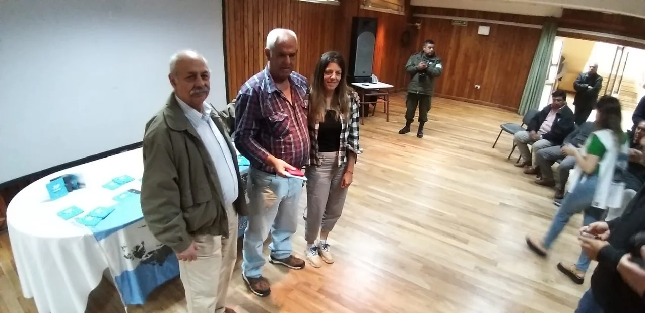 En un emotivo homenaje, los ex combatientes de Malvinas recibieron sus medallas conmemorativas