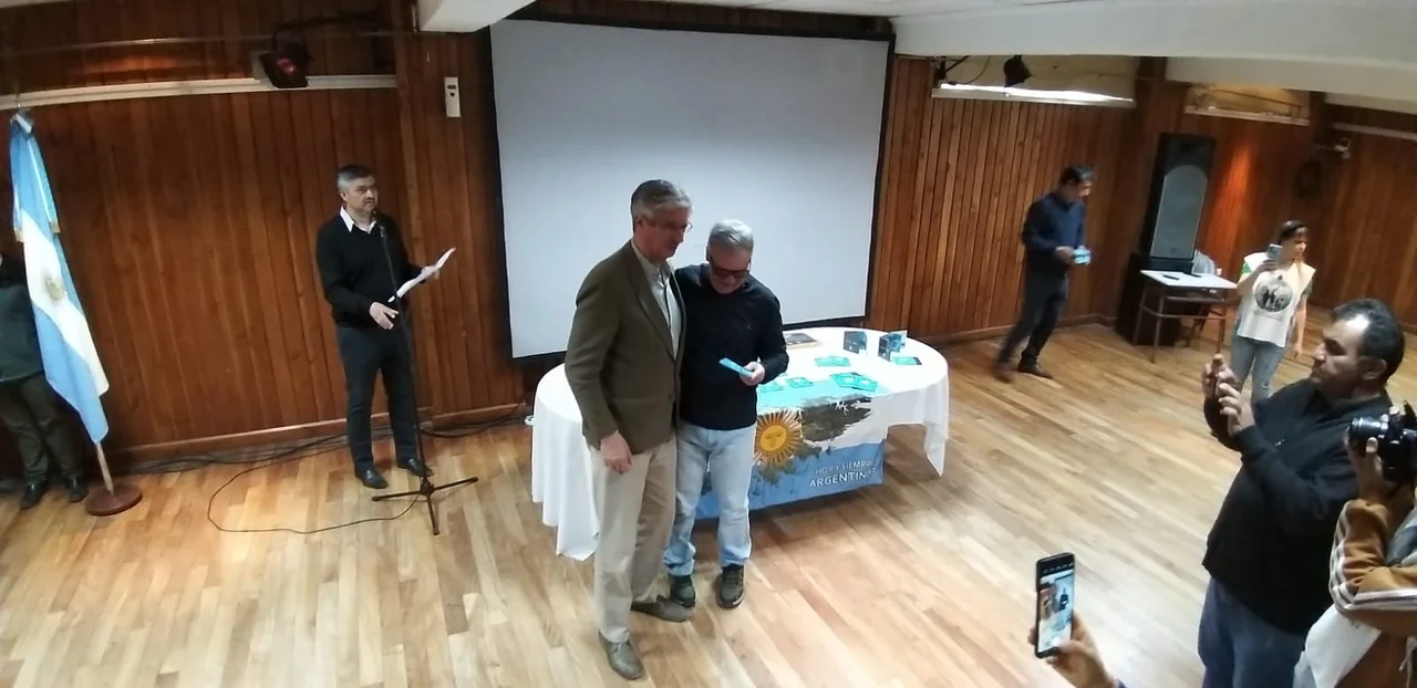 En un emotivo homenaje, los ex combatientes de Malvinas recibieron sus medallas conmemorativas