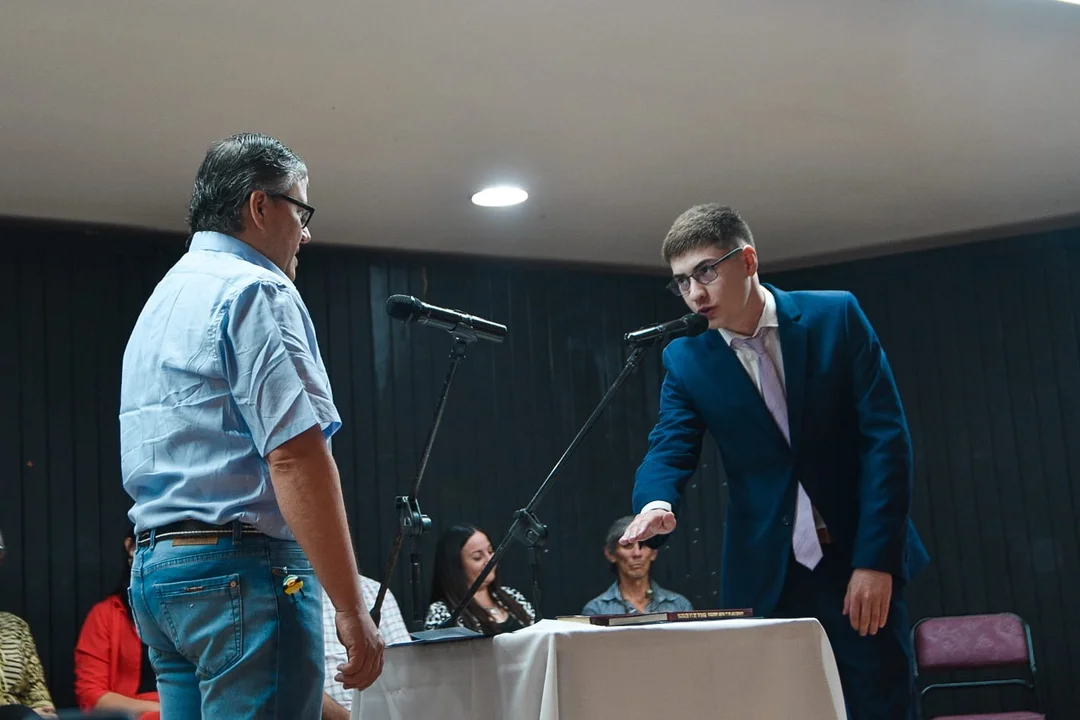 Juró en 28 de Julio el intendente más joven de Chubut, Luka Jones