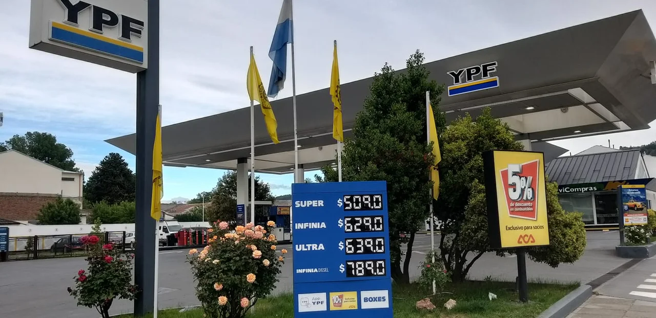 Los precios de los combustibles casi se duplicaron en un mes: los nuevos valores en Esquel