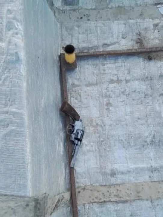 Intentó asaltar a una persona con una pistola y terminó detenido
