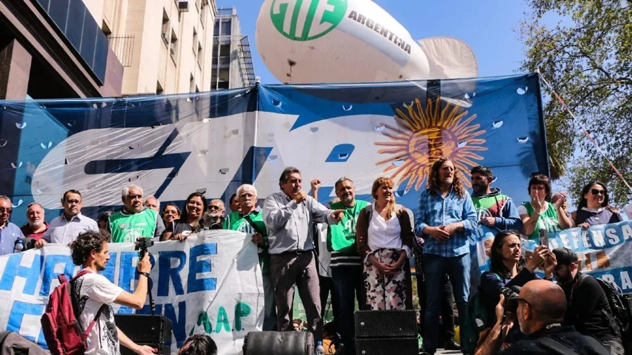 La CGT y CTA Autónoma proponen un paro nacional en rechazo a las medidas de Milei