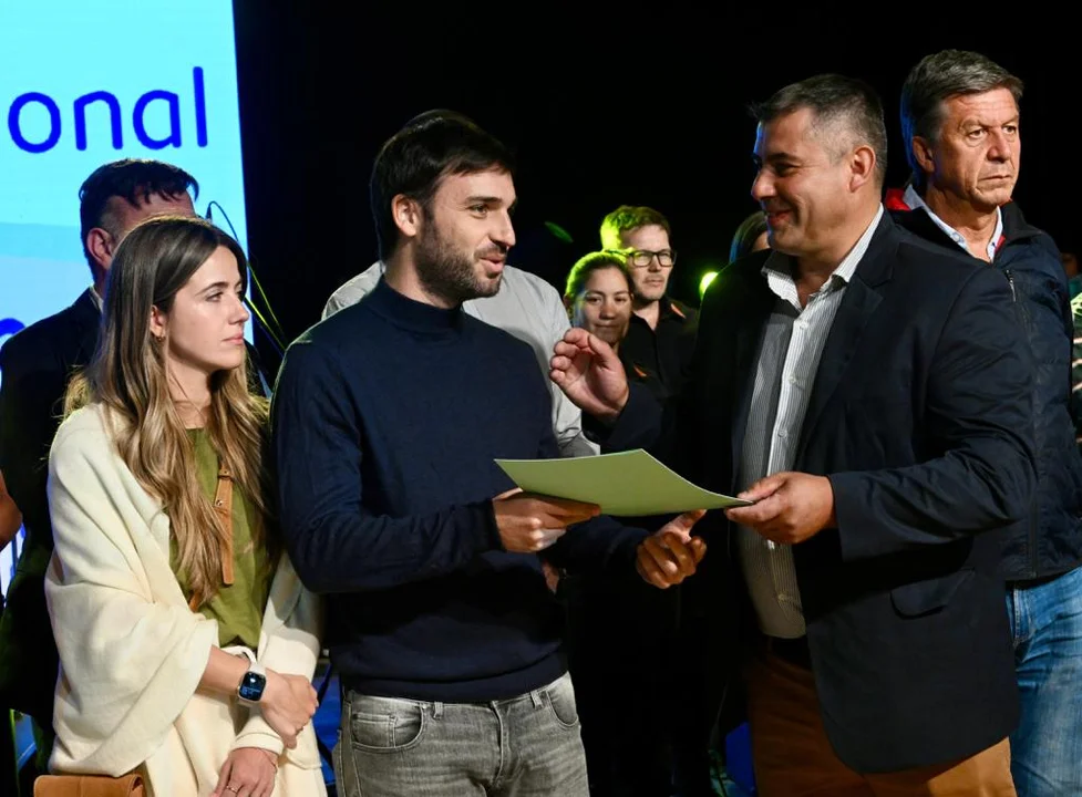 Torres en la Fiesta de la Fruta Fina: “Vamos a hacer escuchar a nuestras economías regionales”