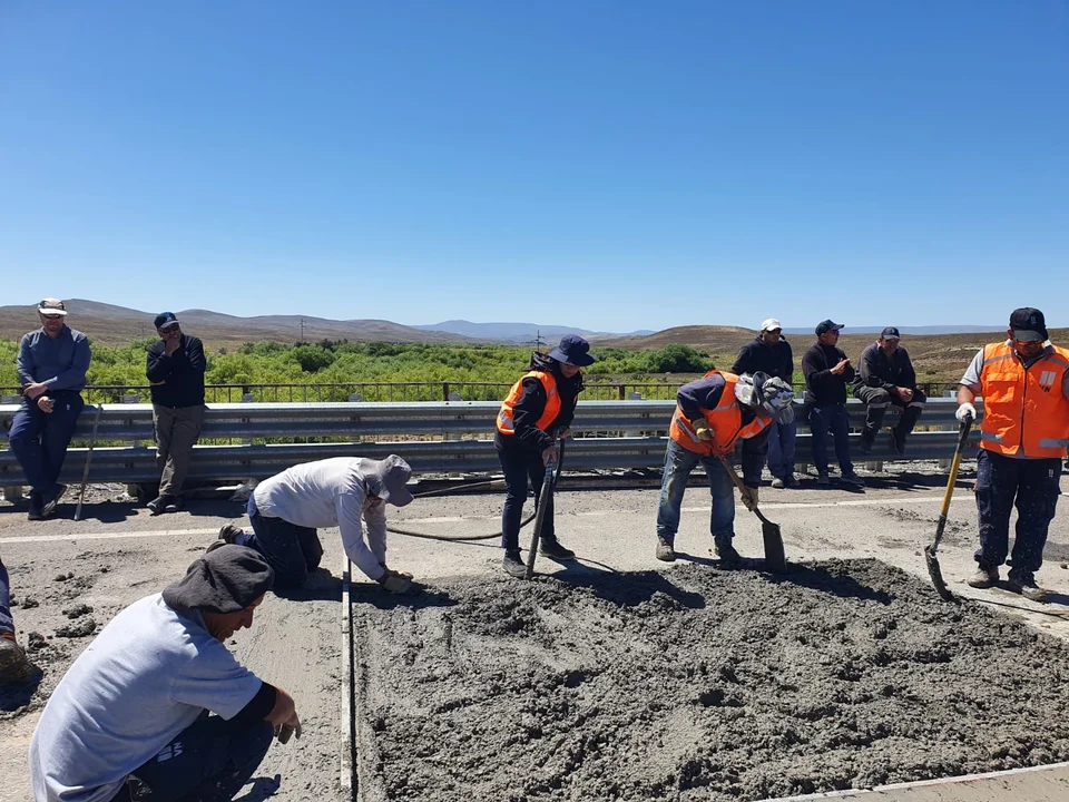 Finalizó la reconstrucción de las losas de hormigón sobre el puente del Arroyo Montoso