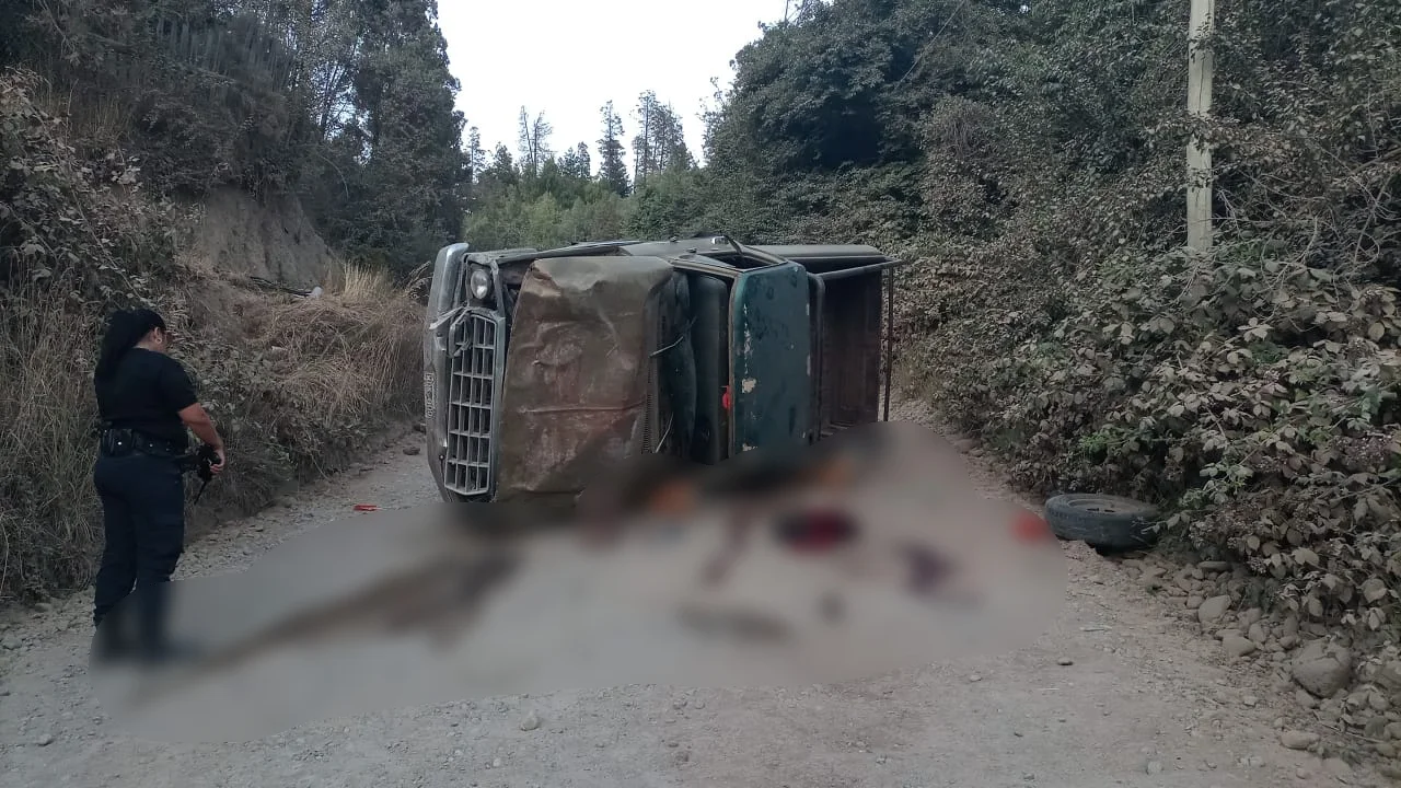 Fatal vuelco en El Bolsón: un hombre murió y otras tres personas resultaron heridas (Foto: InfoChucao)
