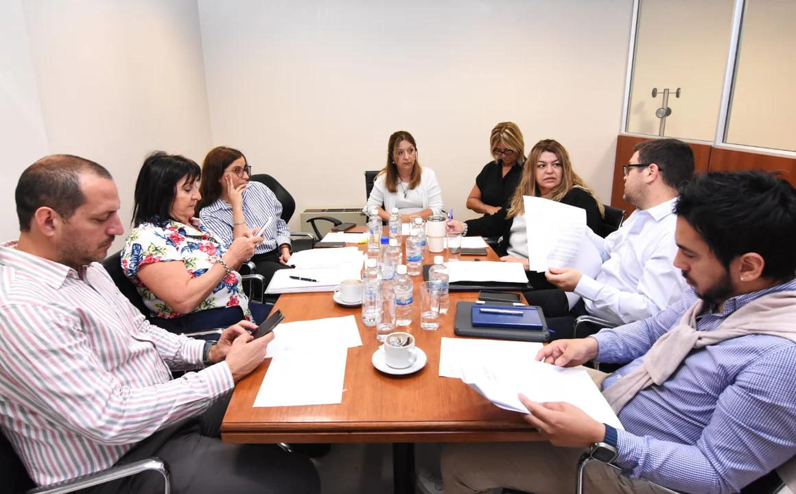 Diputados dictaminan sobre emergencia sanitaria, transparencia en obra pública y profesionalidad docente