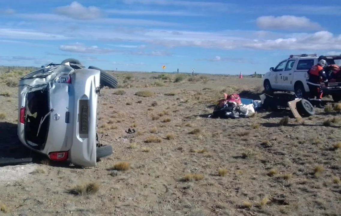 Violento vuelco de un automóvil terminó con un hombre lesionado