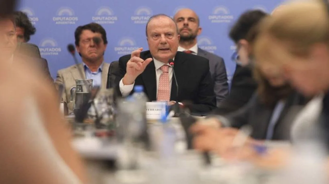 Javier Milei echó al ministro de Infraestructura, Guillermo Ferraro