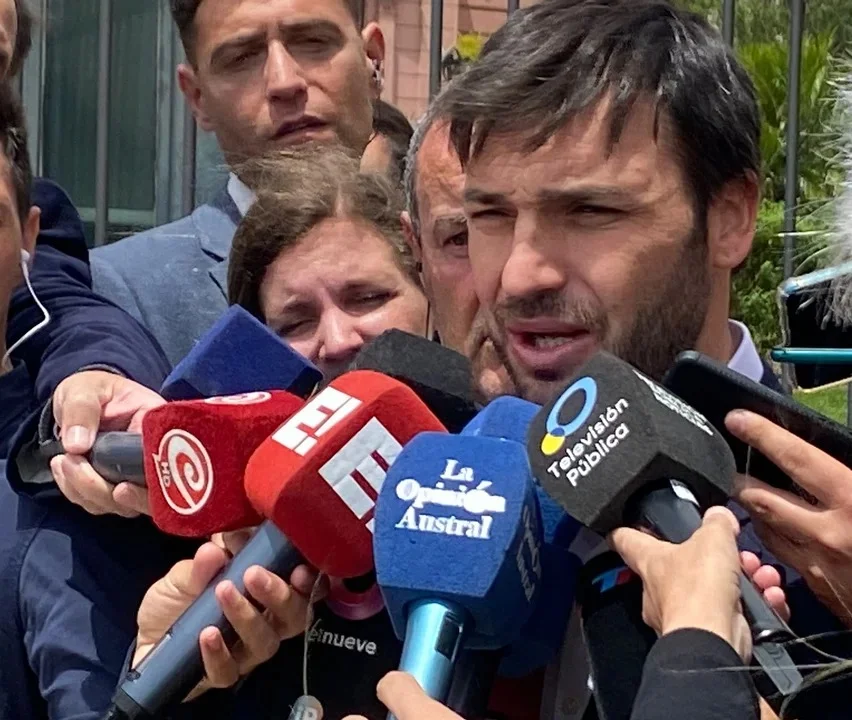 Torres enfrentó a YPF por la amenaza de retirarse de Chubut: “van a tener que pagar cien años de pasivo ambiental”