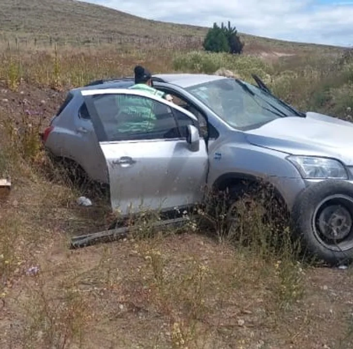 Dos lesionados en un vuelco a pocos kilómetros de Esquel