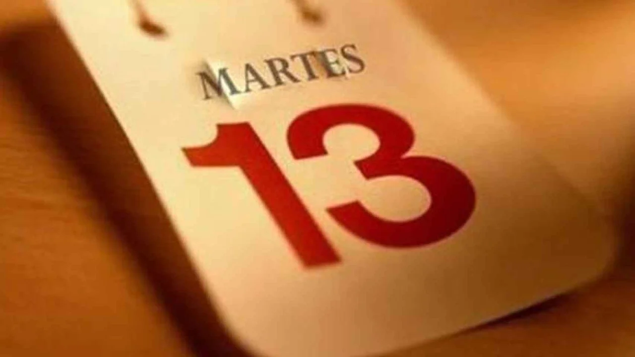 La Verdadera Historia del Martes 13: ¿Mala Suerte o Nuevos Comienzos?