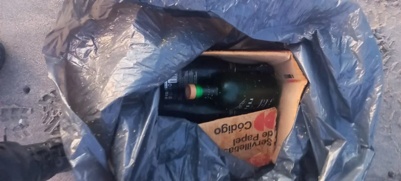 El comerciante denunció el robo de botellas de Gancia, gin, vodka y champagne entre otras.