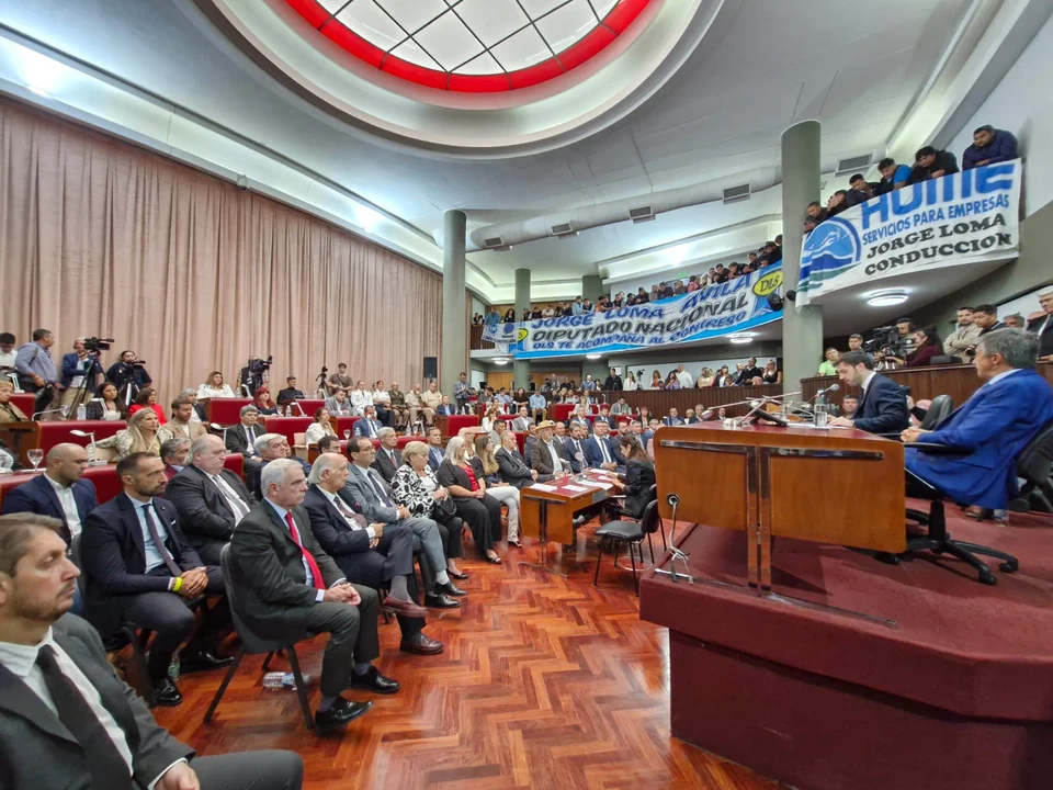 Los ejes del discurso de Torres: la discusión con la Nación, la deuda provincial y la agenda patagónica de producción y servicios