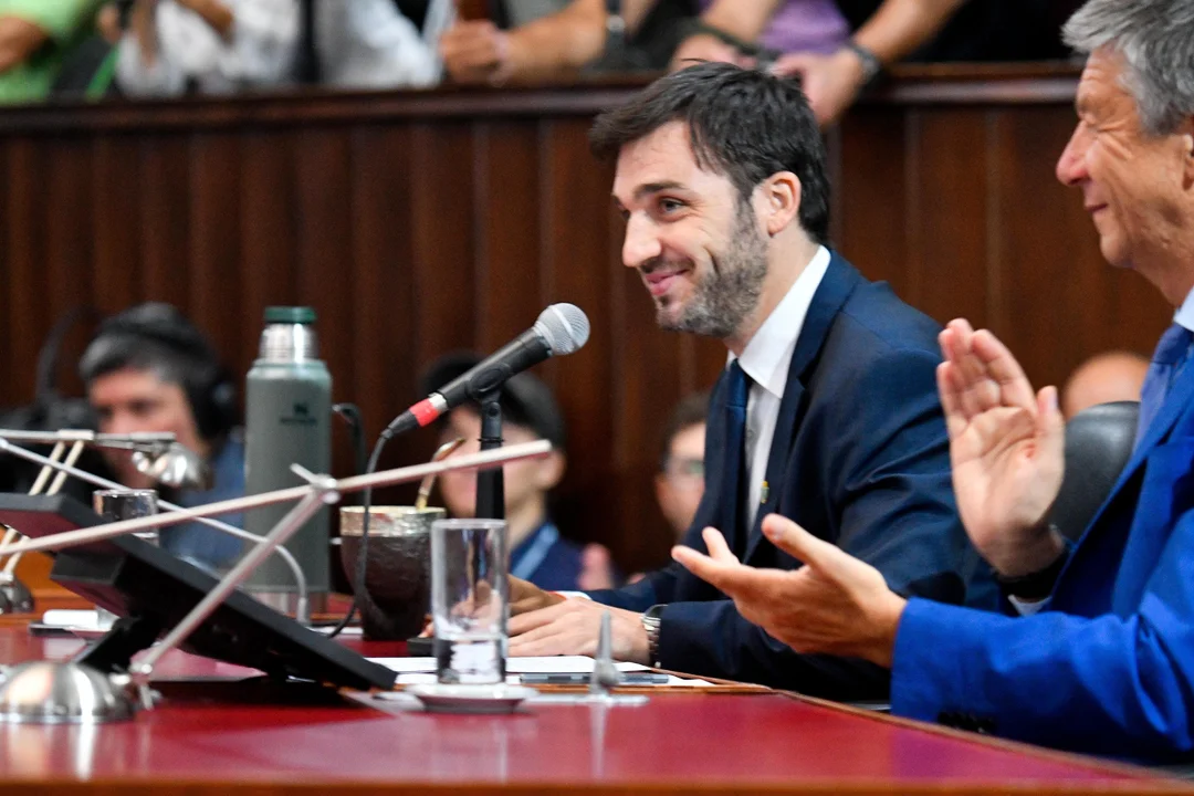 Discurso del Gobernador de Chubut ante Legislatura: obras, empresa energética y conflicto con Nación
