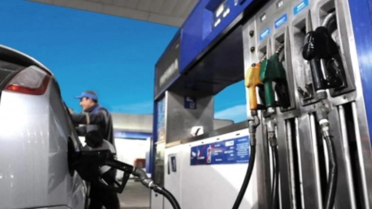 Vuelve a subir el precio de los combustibles en abril ¿cuánto costará el libro de nafta?