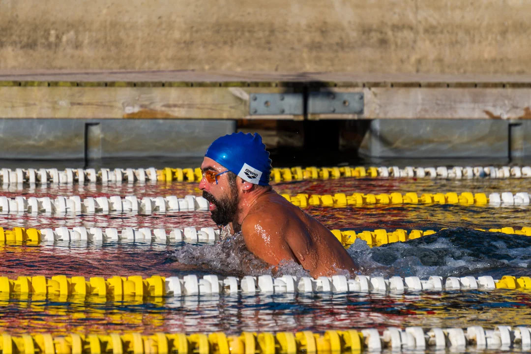 Histórica actuación de nadador esquelense en competencia internacional de aguas frías