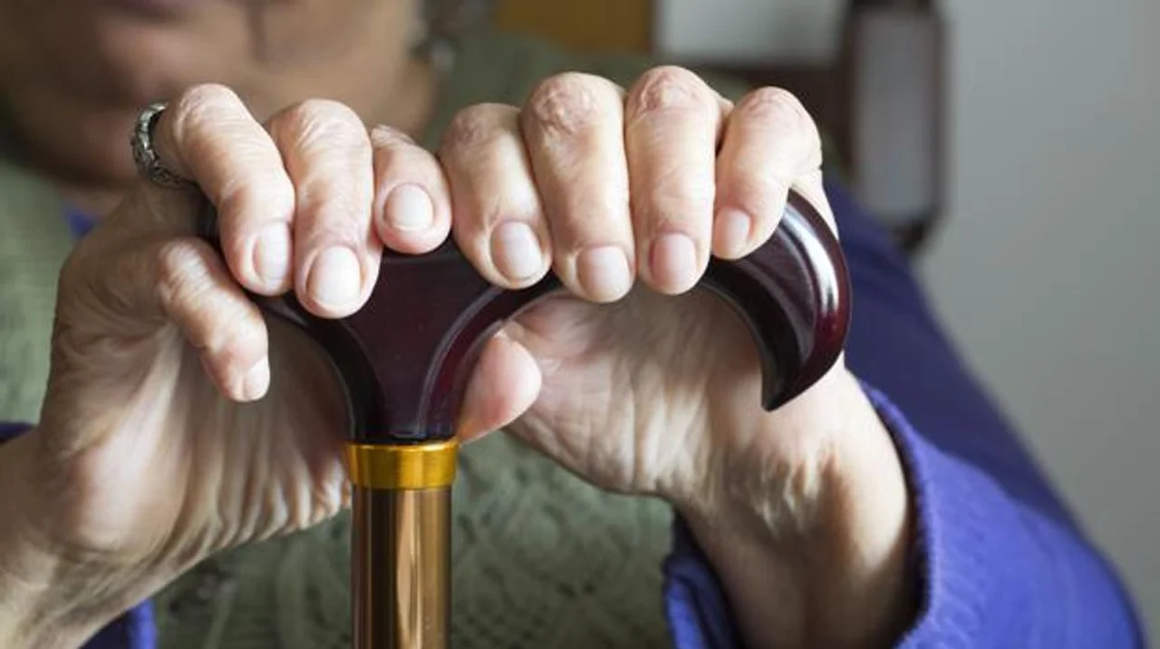 Una mujer de 80 años forcejeó con el ladrón tras encontrarlo en su vivienda