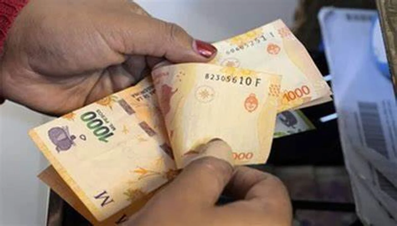 El Gobierno fijó el nuevo valor del salario mínimo desde mayo: ¿de cuánto es?