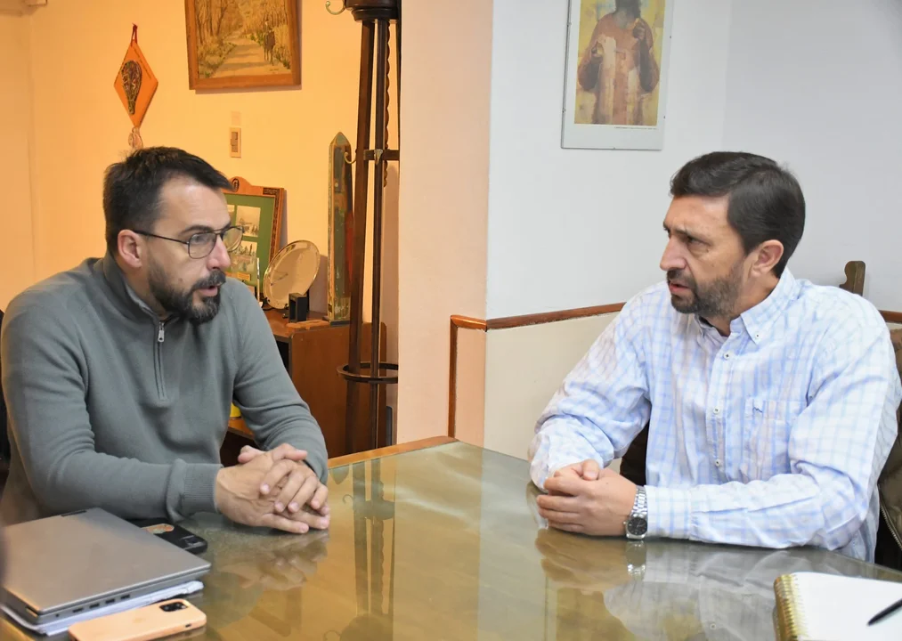 El intendente de Esquel, Matías Taccetta, recibió al intendente de Trevelin, Héctor Ingram.