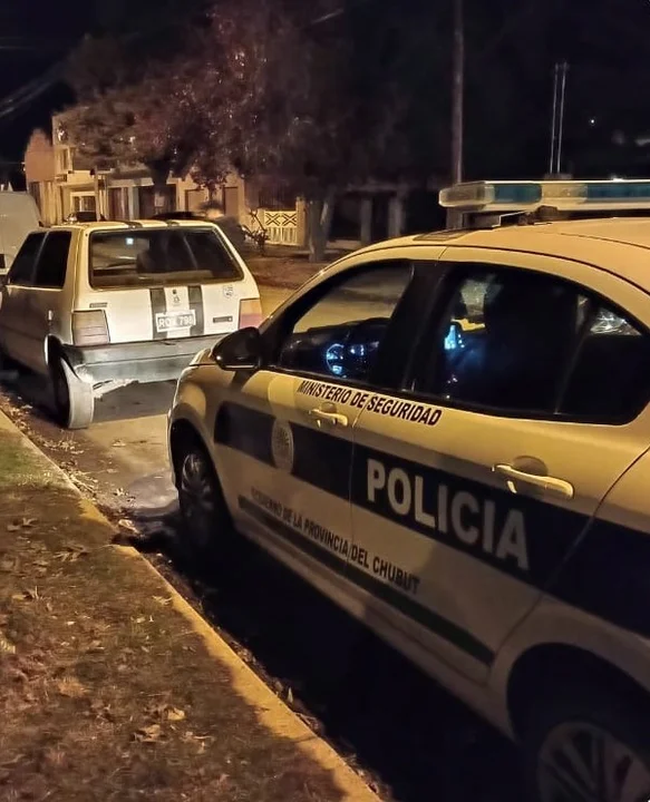 Secuestran un auto en Esquel con la patente adulterada