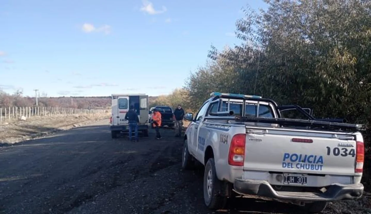 Vuelco: Perdió el control en una zona de curvas pronunciadas y terminó en un arroyo